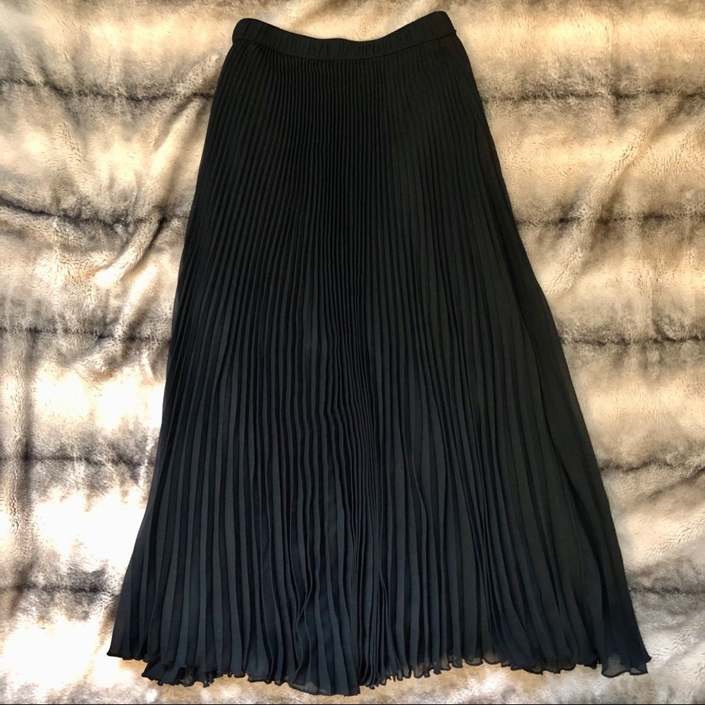 Abercrombie & Fitch Navy Pleated Midi Skirt